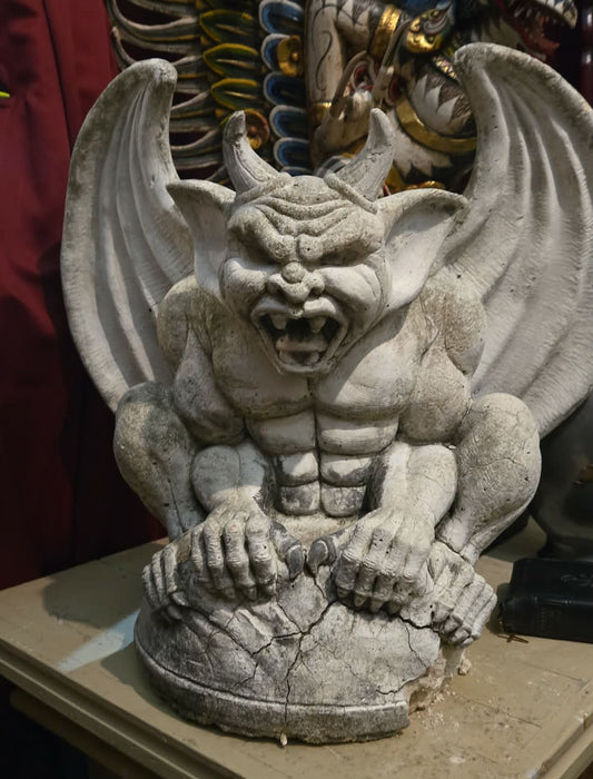 Démons grotesques (gargouilles) statues en béton