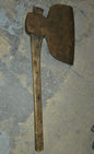 Hache antique à équarrir
