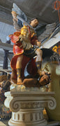 Statue de l'Archange Michael contre Lucifer.