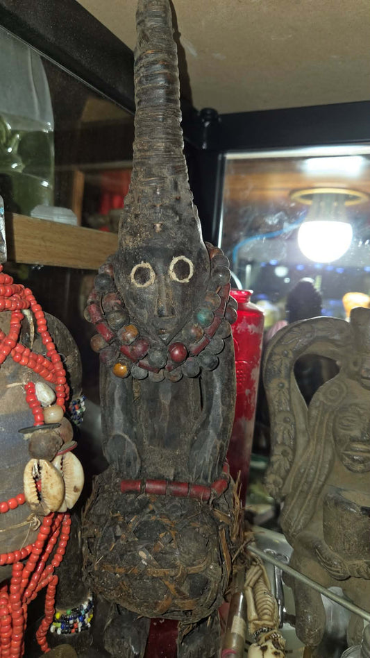 Fétiche antique voodoo africain