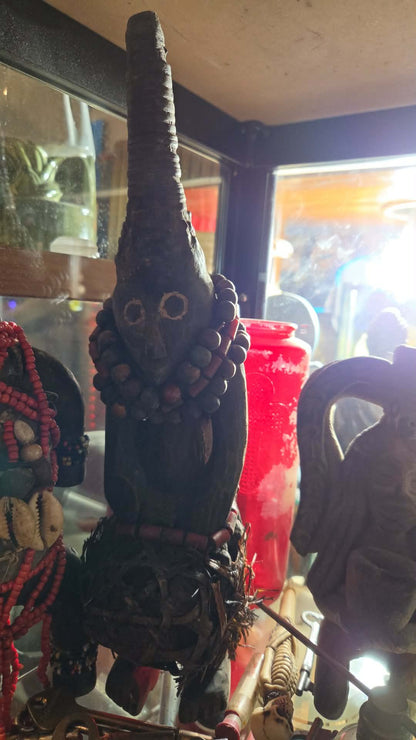 Fétiche antique voodoo africain