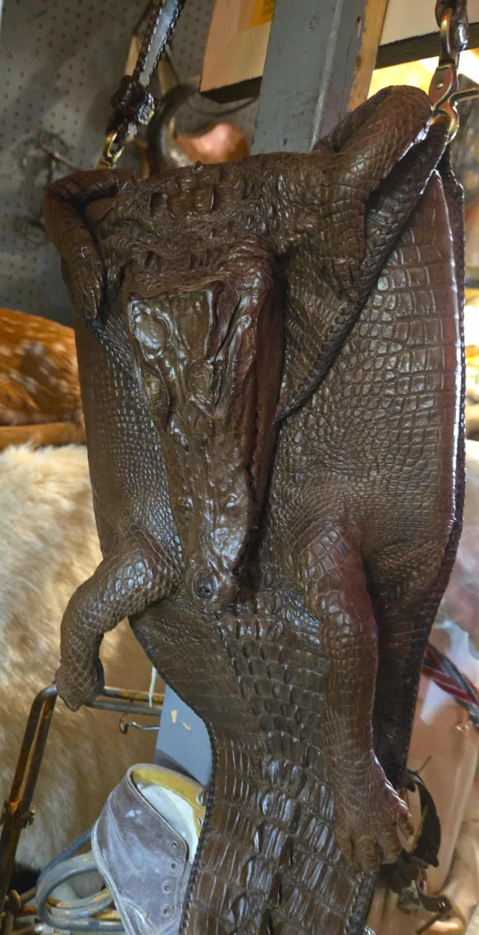 Grand sac vintage en peau complète de crocodile