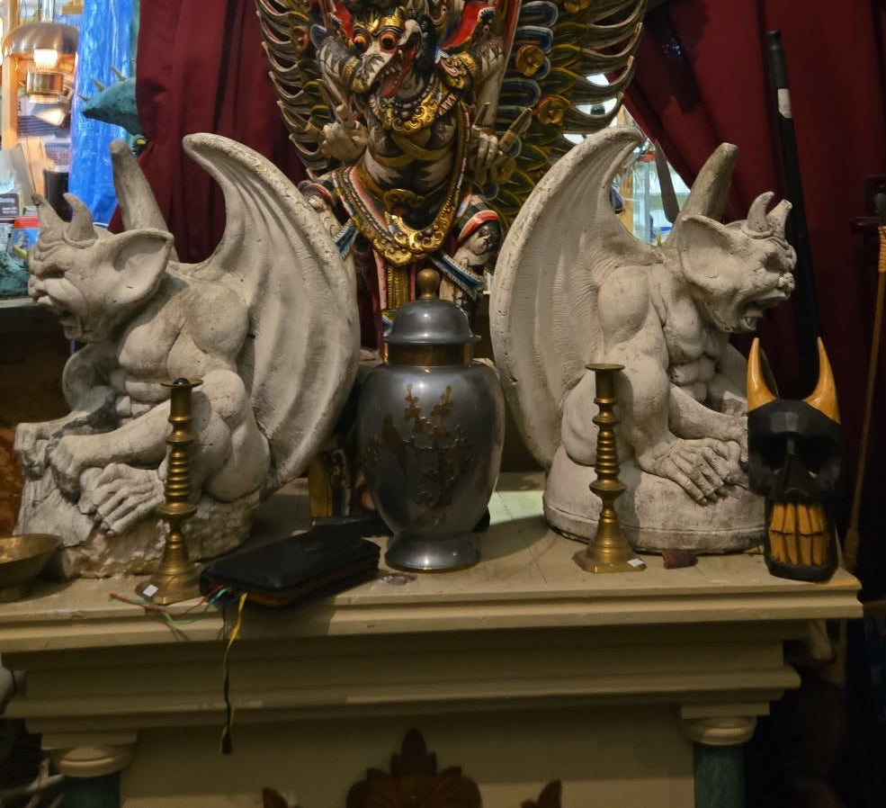 Grand urne en métal