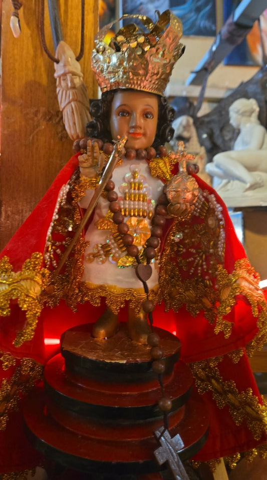 Statue vintage du Santo Niño de Cebú