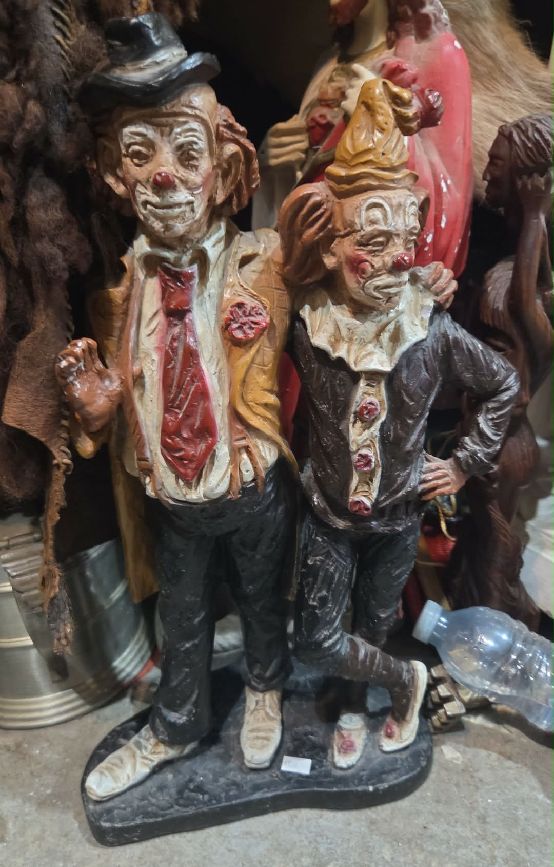 Statuette deux clowns sans-abri Austin Productions