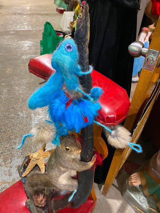 Sculpture taxidermie "Les acrobates" par Ann-Aumalie Sauvage