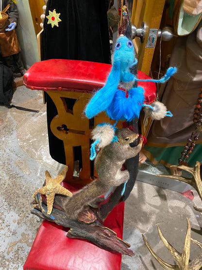 Sculpture taxidermie "Les acrobates" par Ann-Aumalie Sauvage