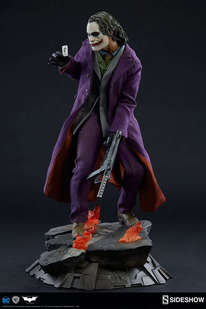 Statue The Joker "The Dark knight" Premium Format Exclusive par Sideshow Collectables
